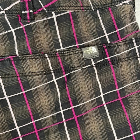 THE NORTH FACE Plaid Bermuda Style Shorts Black Pink Hike Gorpcore Granola 14 - Picture 5 of 12